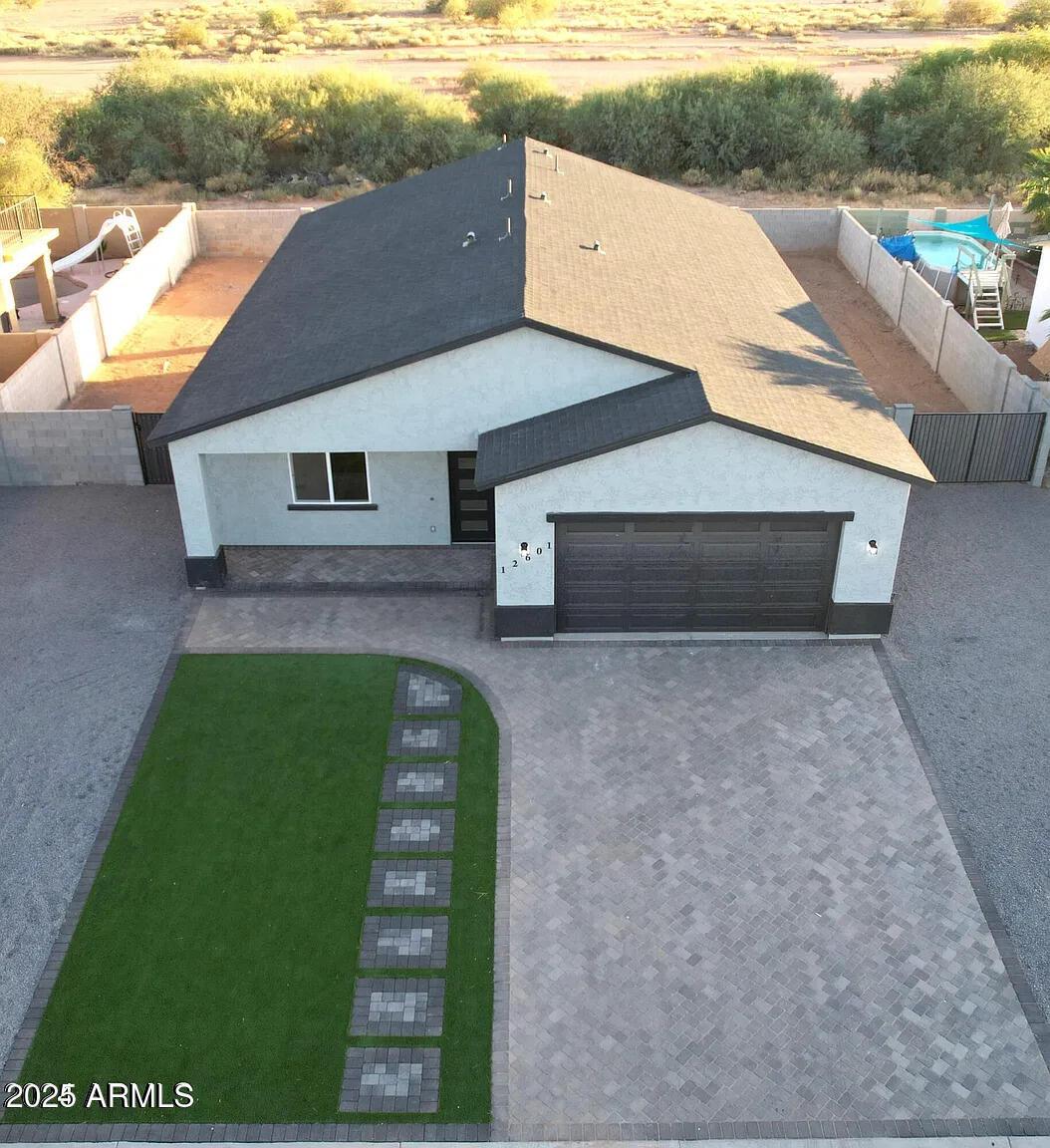10153 W Wenden Dr., Arizona City, AZ 85123