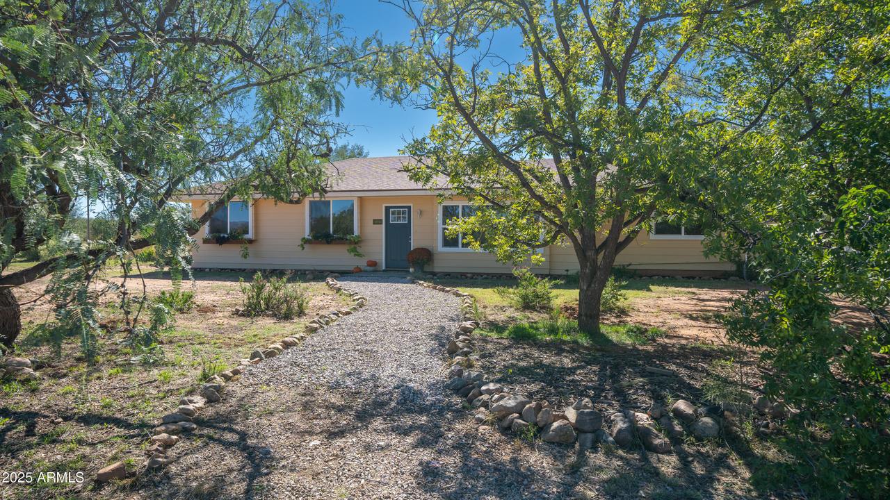 7452 E Nevada Dr., Hereford, AZ 85615