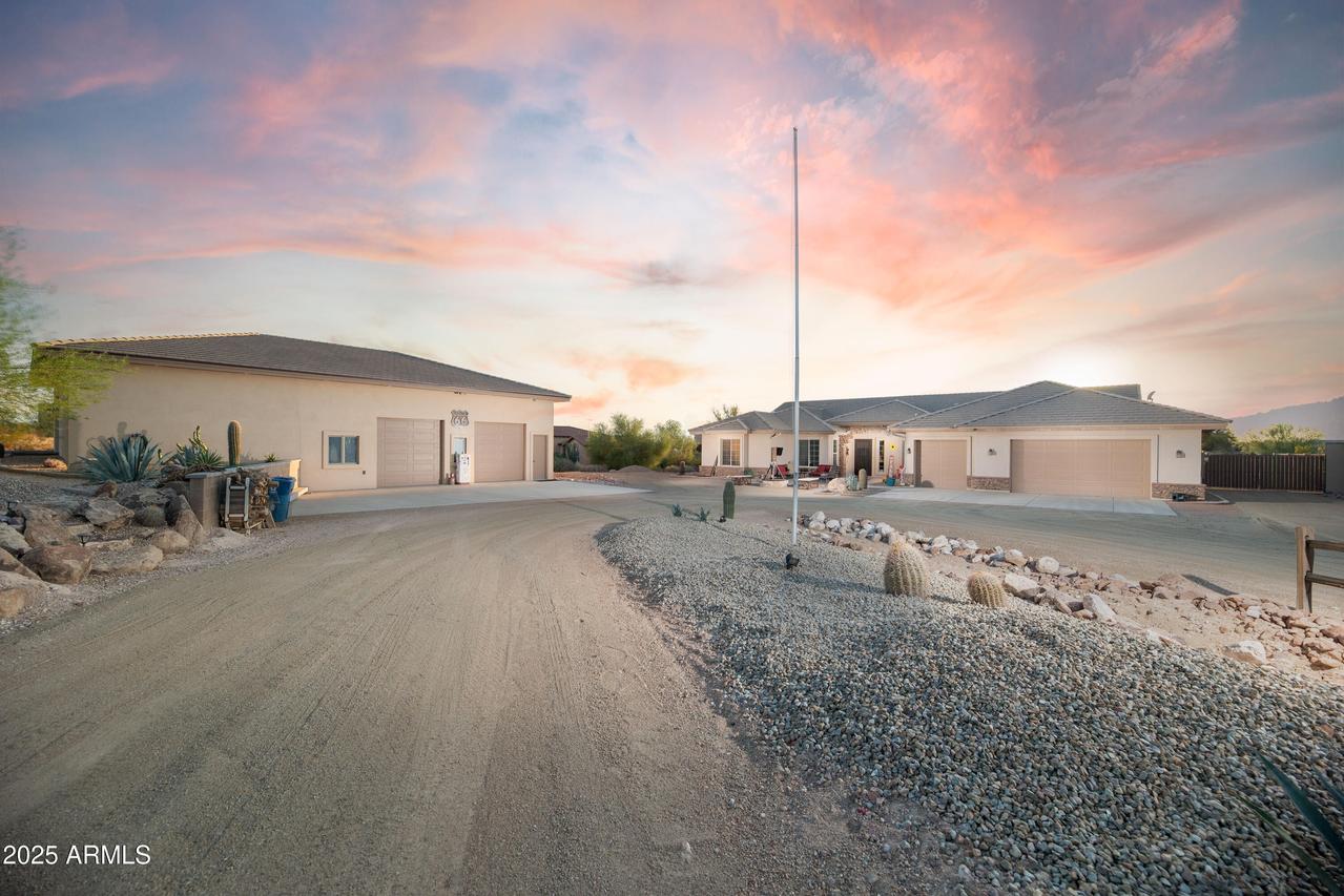 1532 N Roadrunner Rd., Apache Junction, AZ 85119