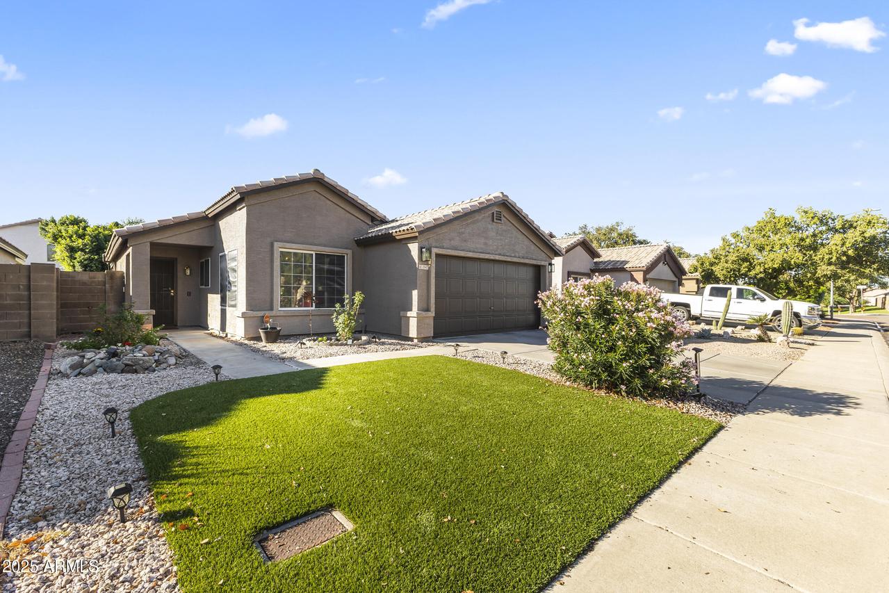 3547 W Fallen Leaf Ln., Glendale, AZ 85310