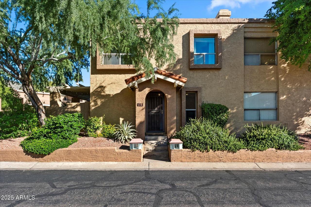 744 E North Ln. #1, Phoenix, AZ 85020