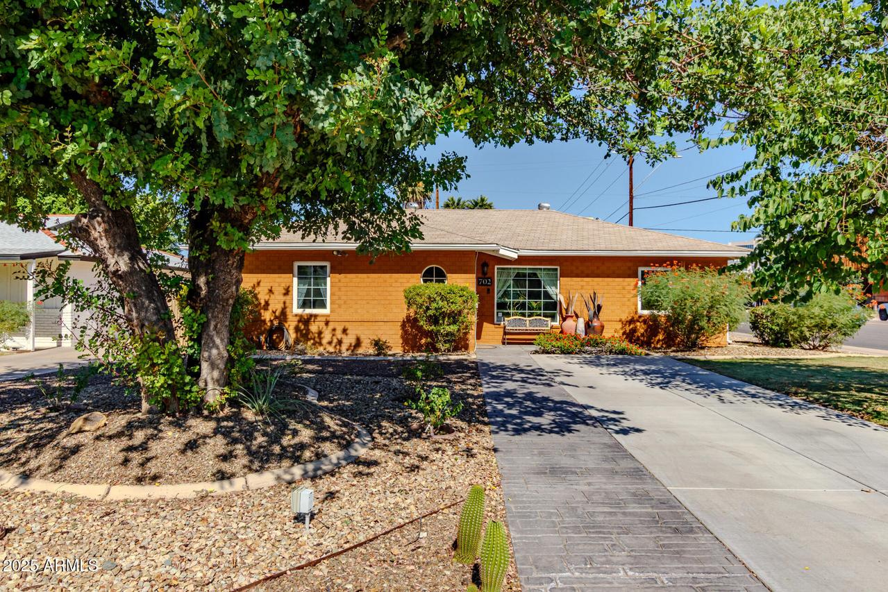 702 W Cambridge Ave., Phoenix, AZ 85007