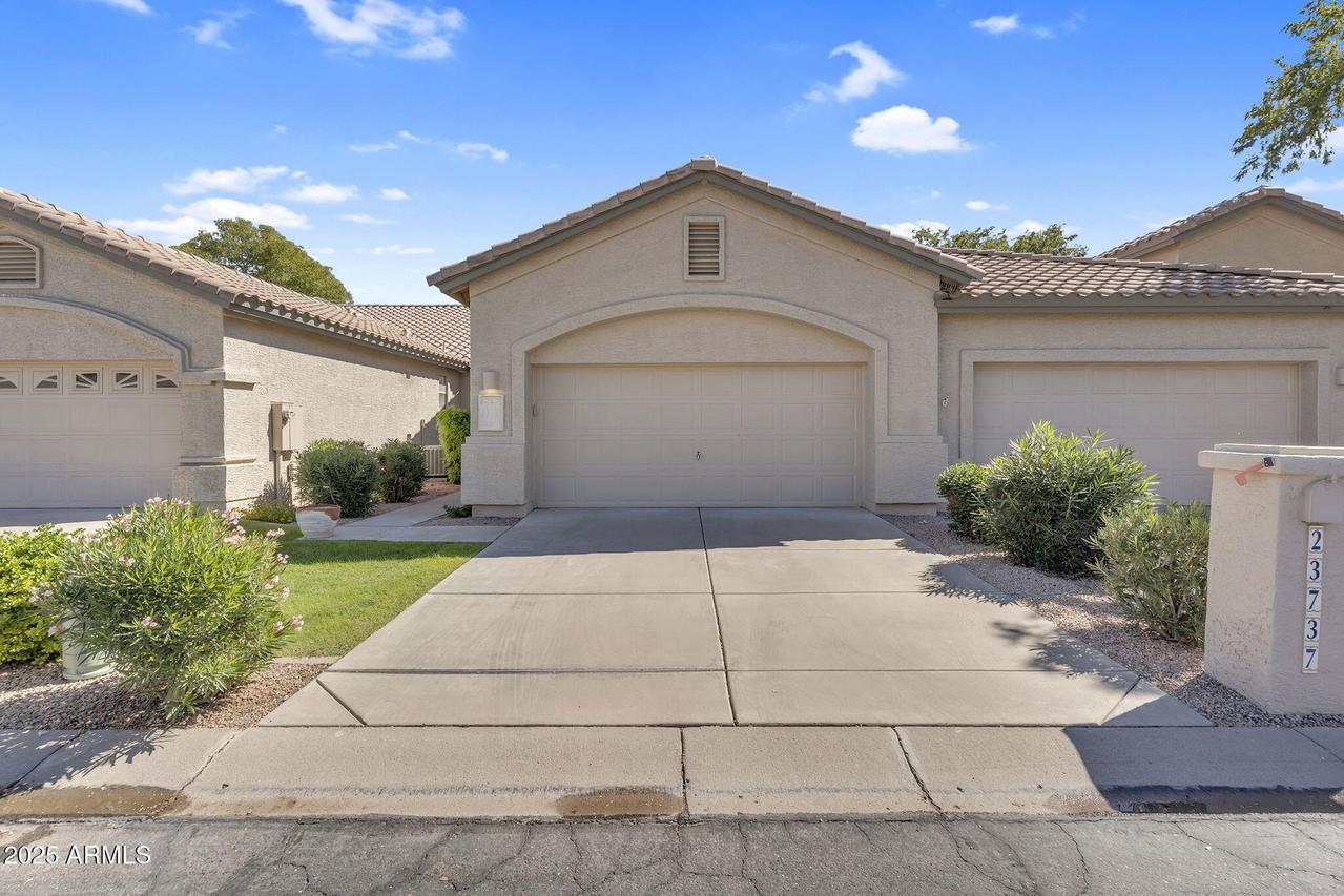 23737 S Pleasant Way, Sun Lakes, AZ 85248