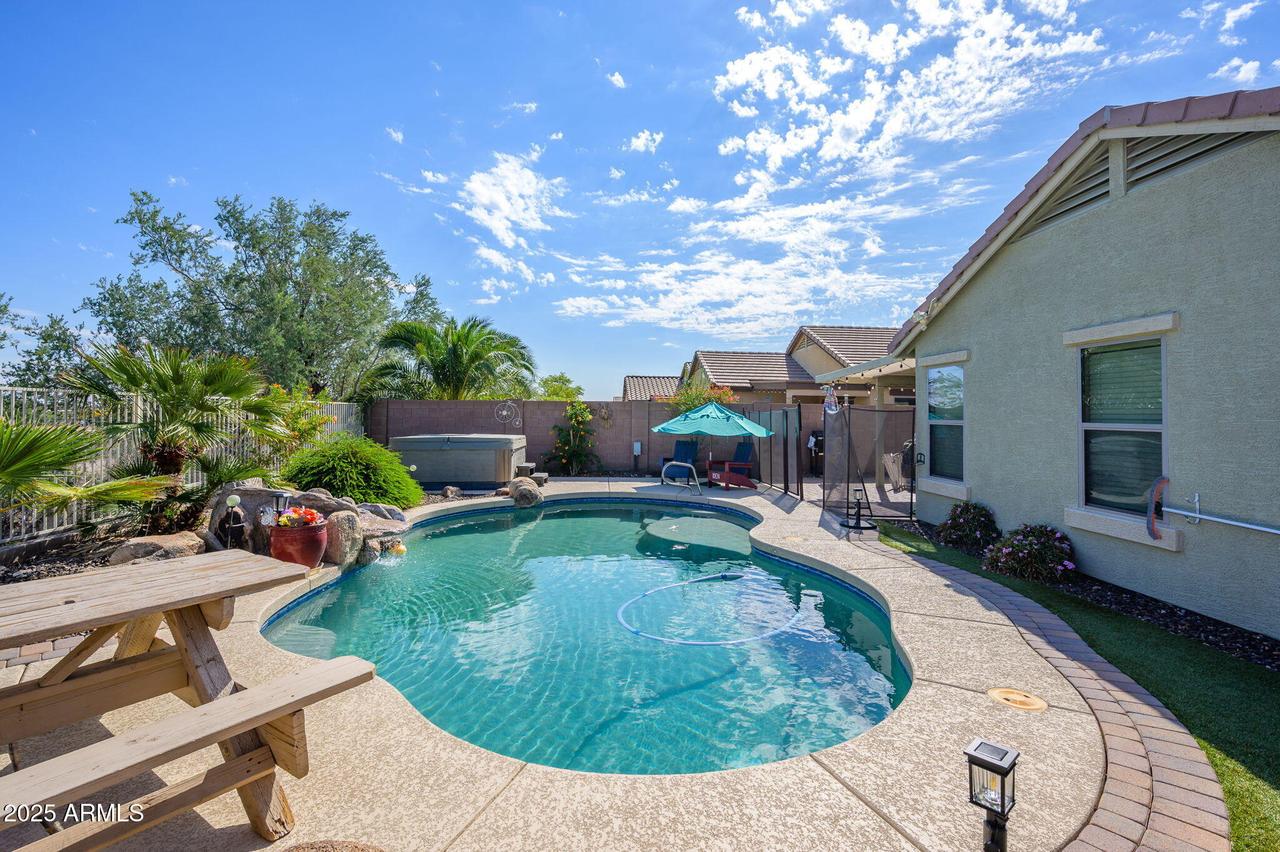 1429 S 237th Ln., Buckeye, AZ 85326