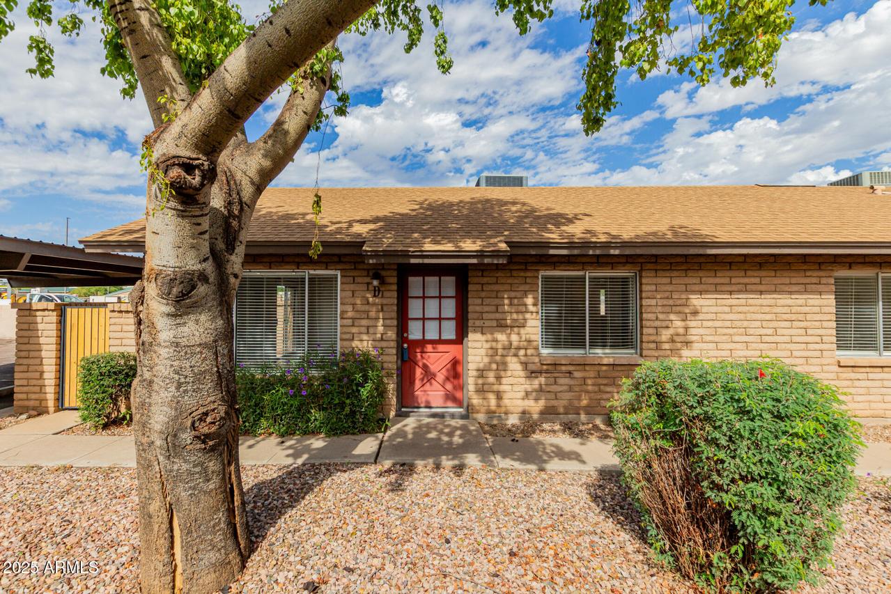 6406 S Lakeshore Dr. #D, Tempe, AZ 85283