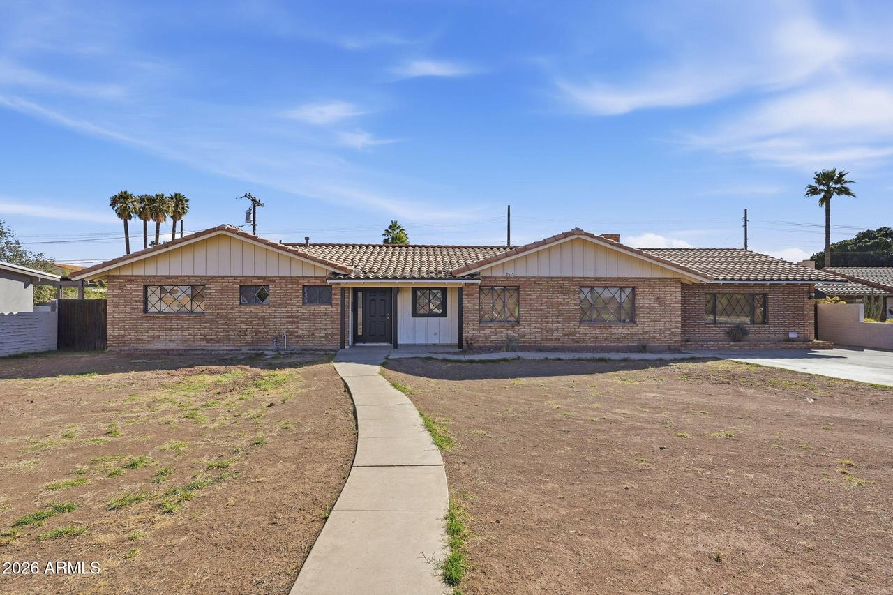 2515 S Palm Dr., Tempe, AZ 85282