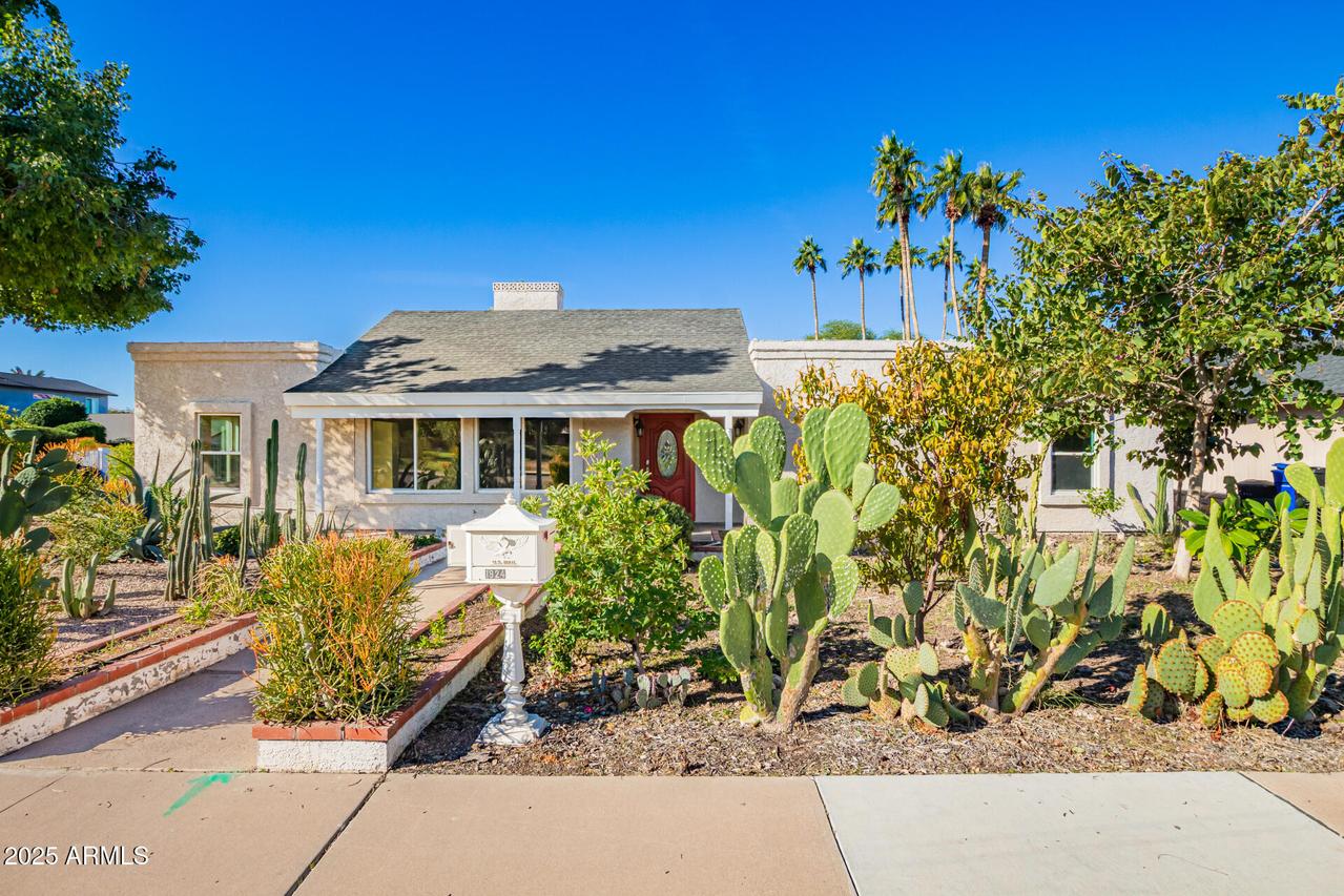 1924 N Harris Dr., Mesa, AZ 85203