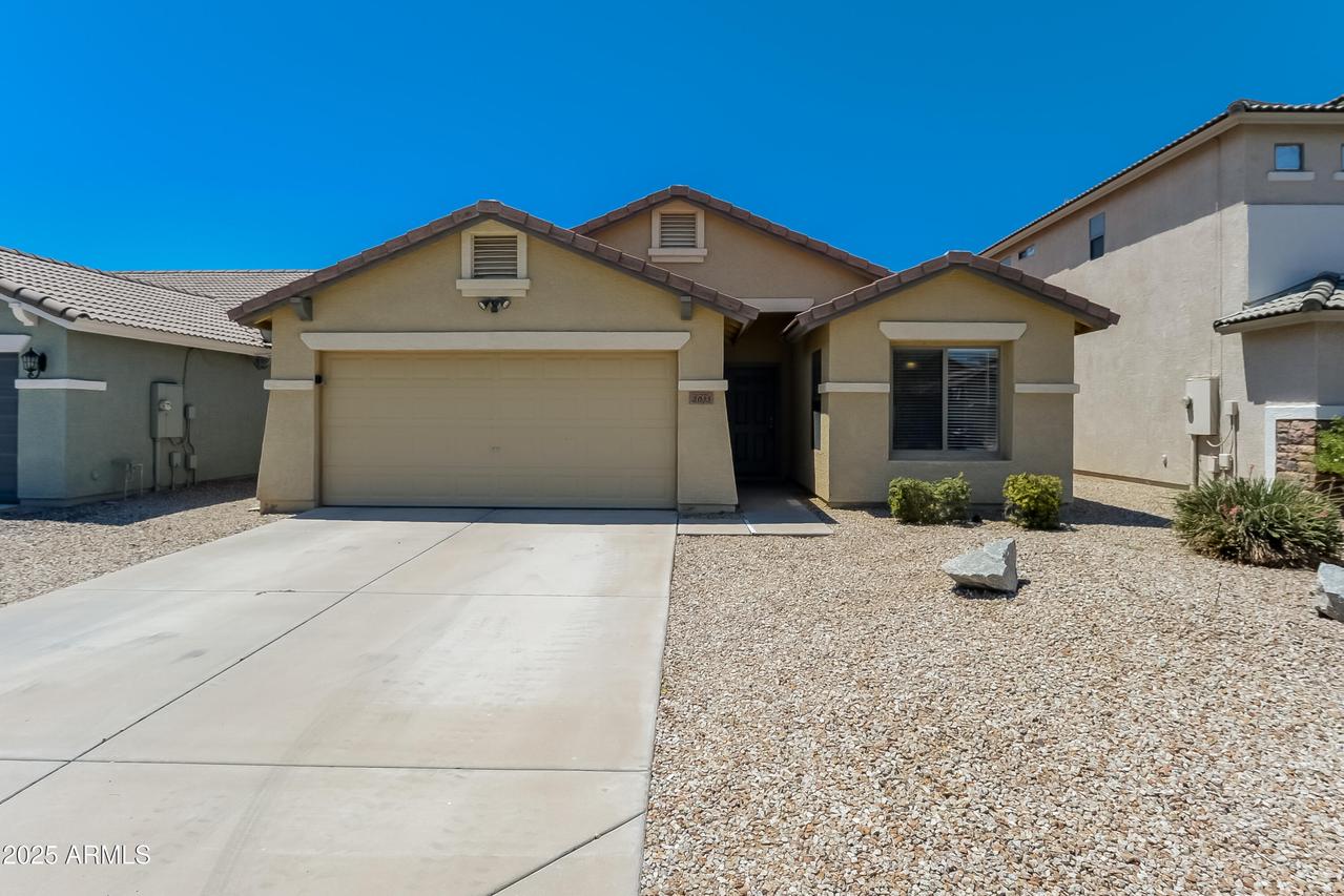 2033 W Green Tree Dr., San Tan Valley, AZ 85144
