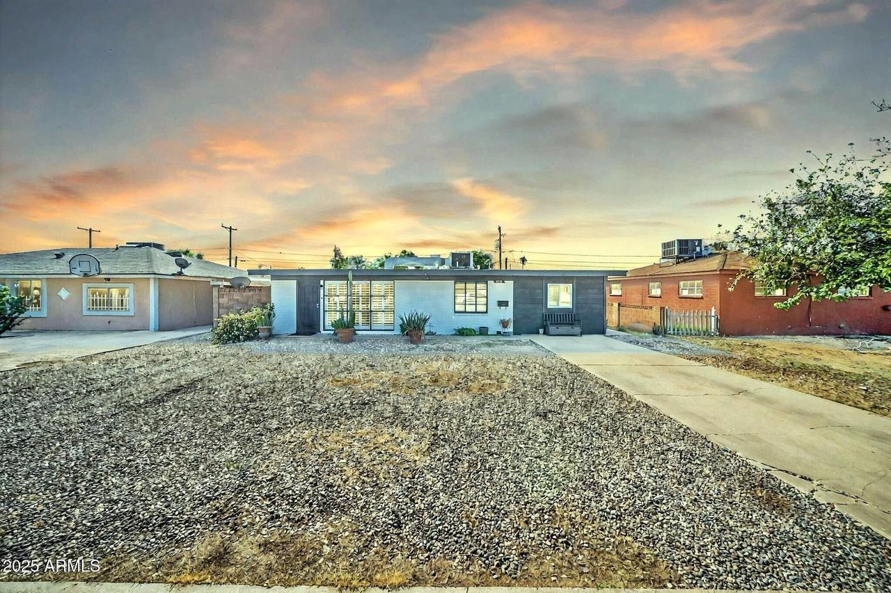 2731 W Meadowbrook Ave., Phoenix, AZ 85017