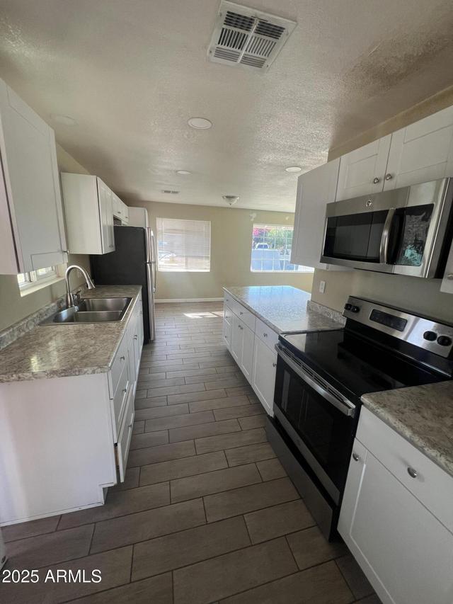 3810 W San Miguel Ave., Phoenix, AZ 85019