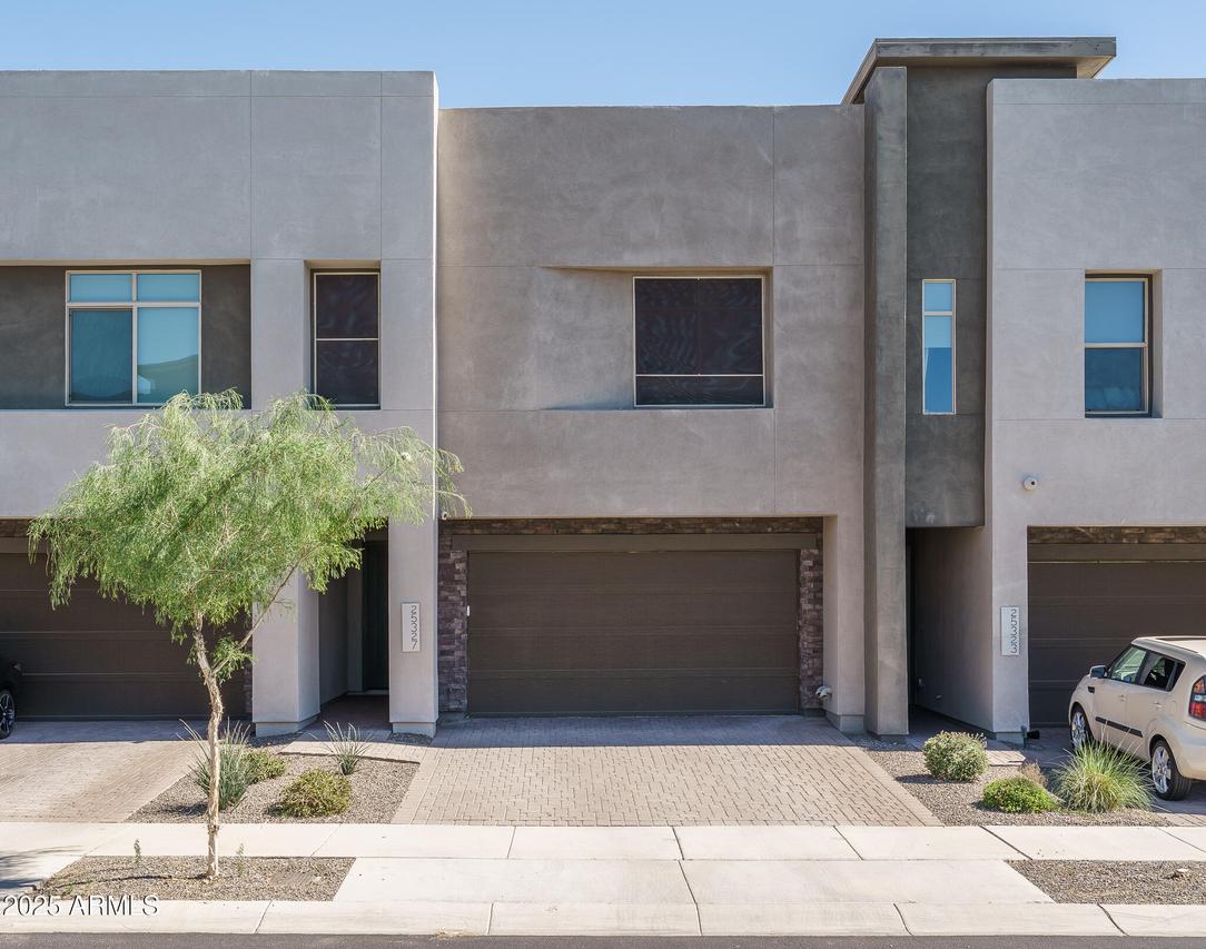 25327 N 19th Ln., Phoenix, AZ 85085