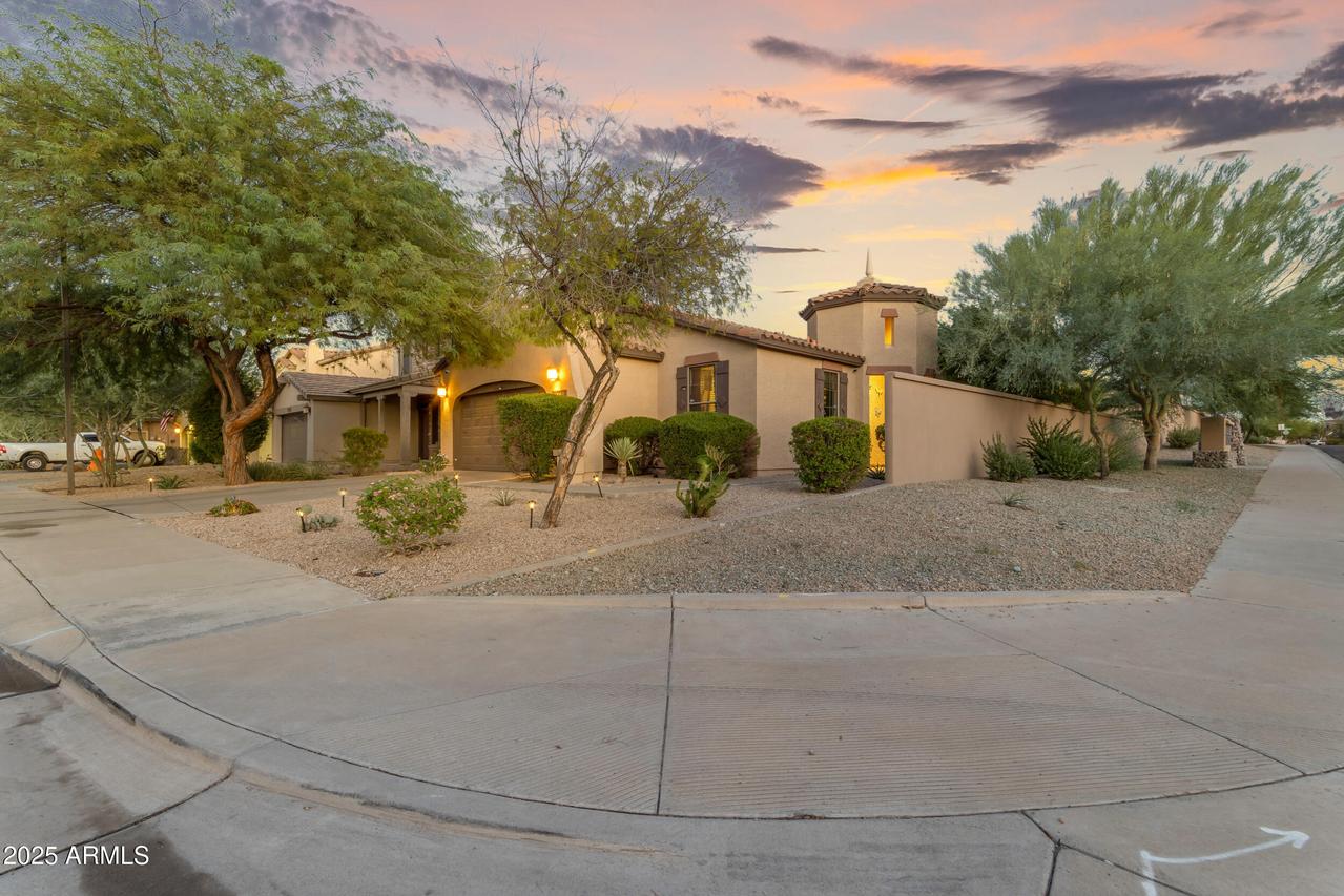 18449 W Paseo Way, Goodyear, AZ 85338