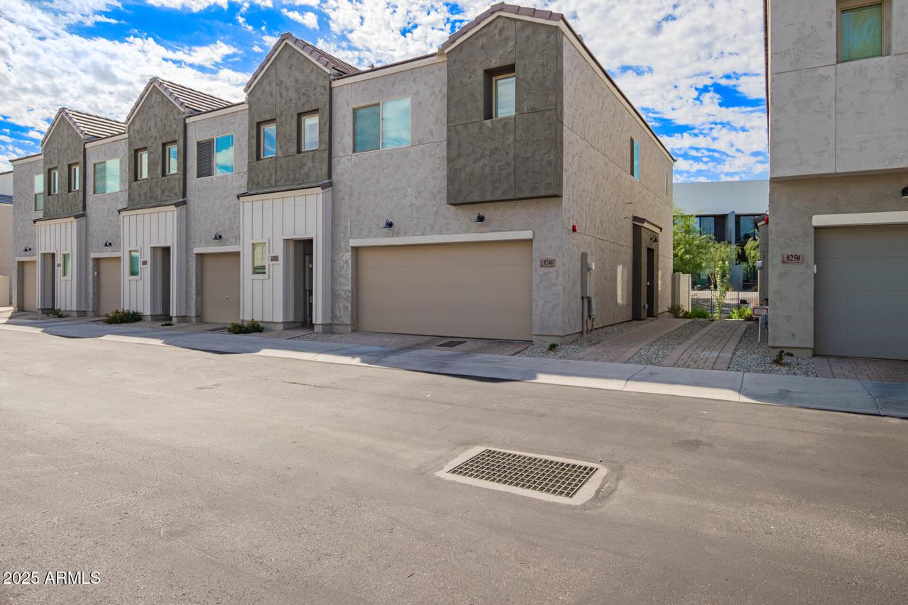 8242 N 22nd Dr., Phoenix, AZ 85021