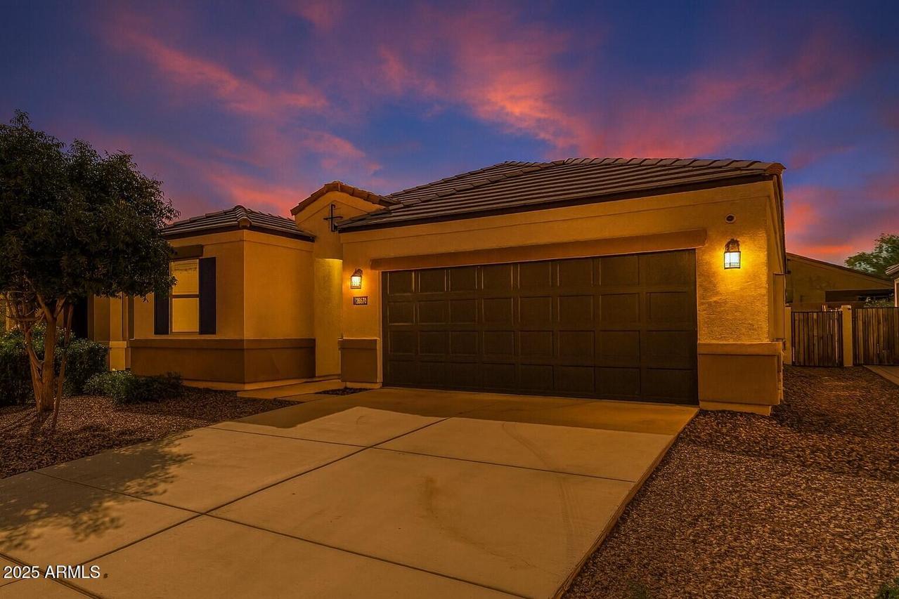 28670 N Geode Dr., San Tan Valley, AZ 85143