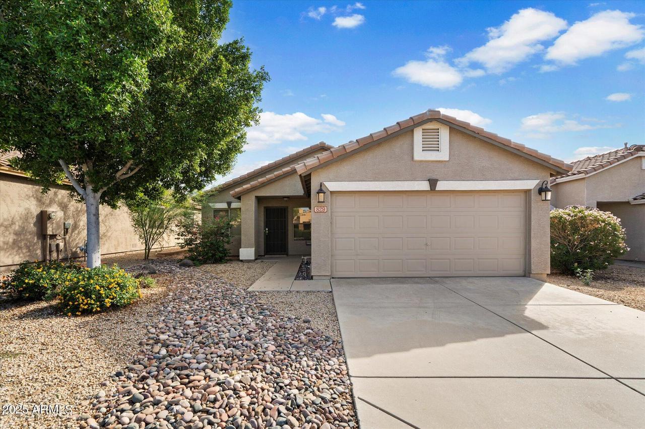 829 E Potter Dr., Phoenix, AZ 85024
