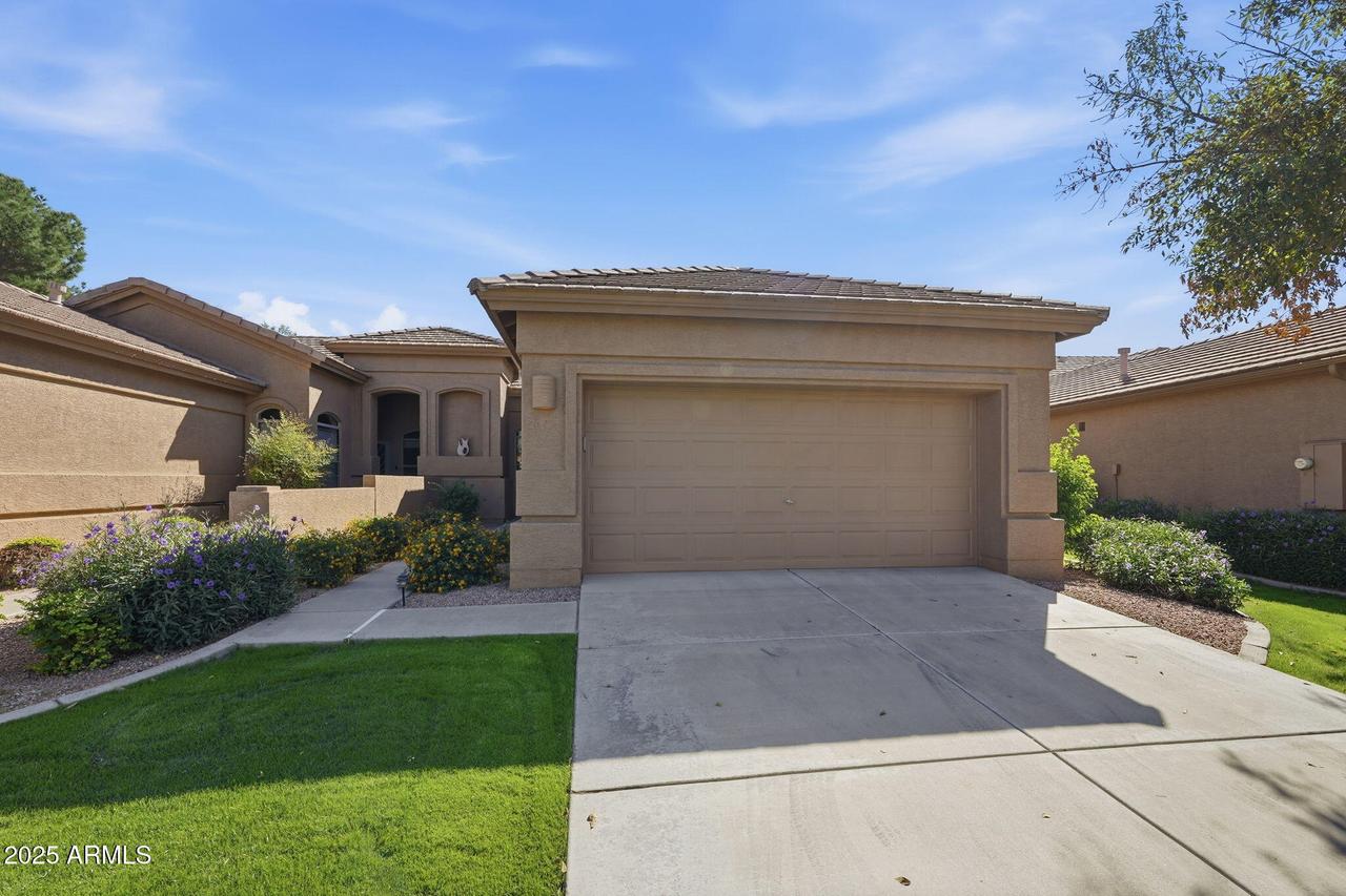 9635 E Rocky Lake Dr., Sun Lakes, AZ 85248