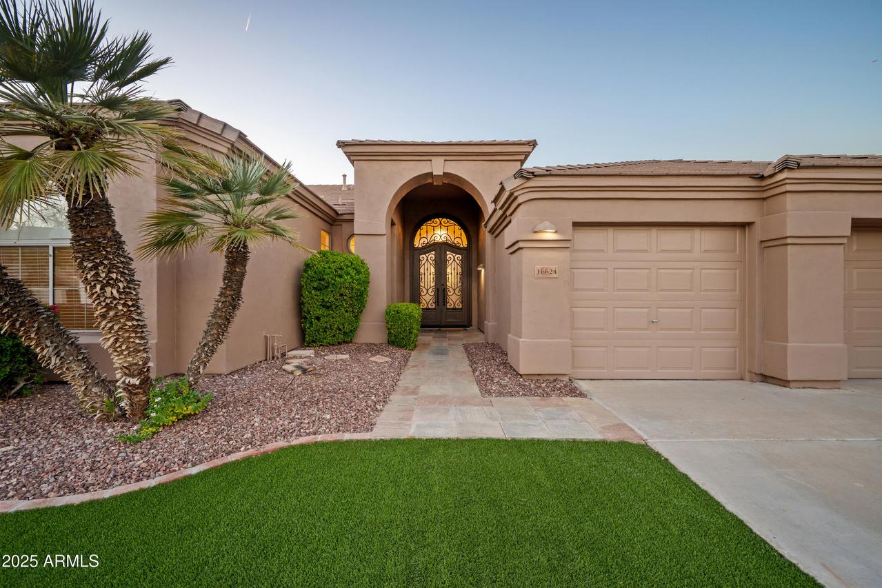 16624 S 11th Ave., Phoenix, AZ 85045