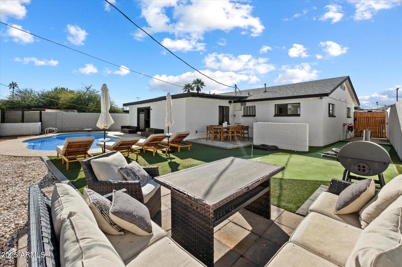 2827 N 69th Pl., Scottsdale, AZ 85257