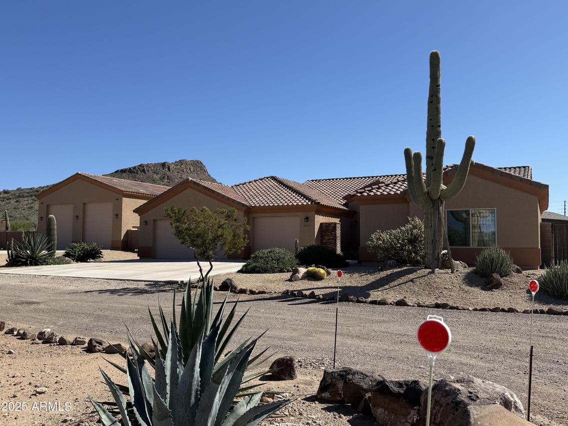 44305 N 1st Dr., New River, AZ 85087