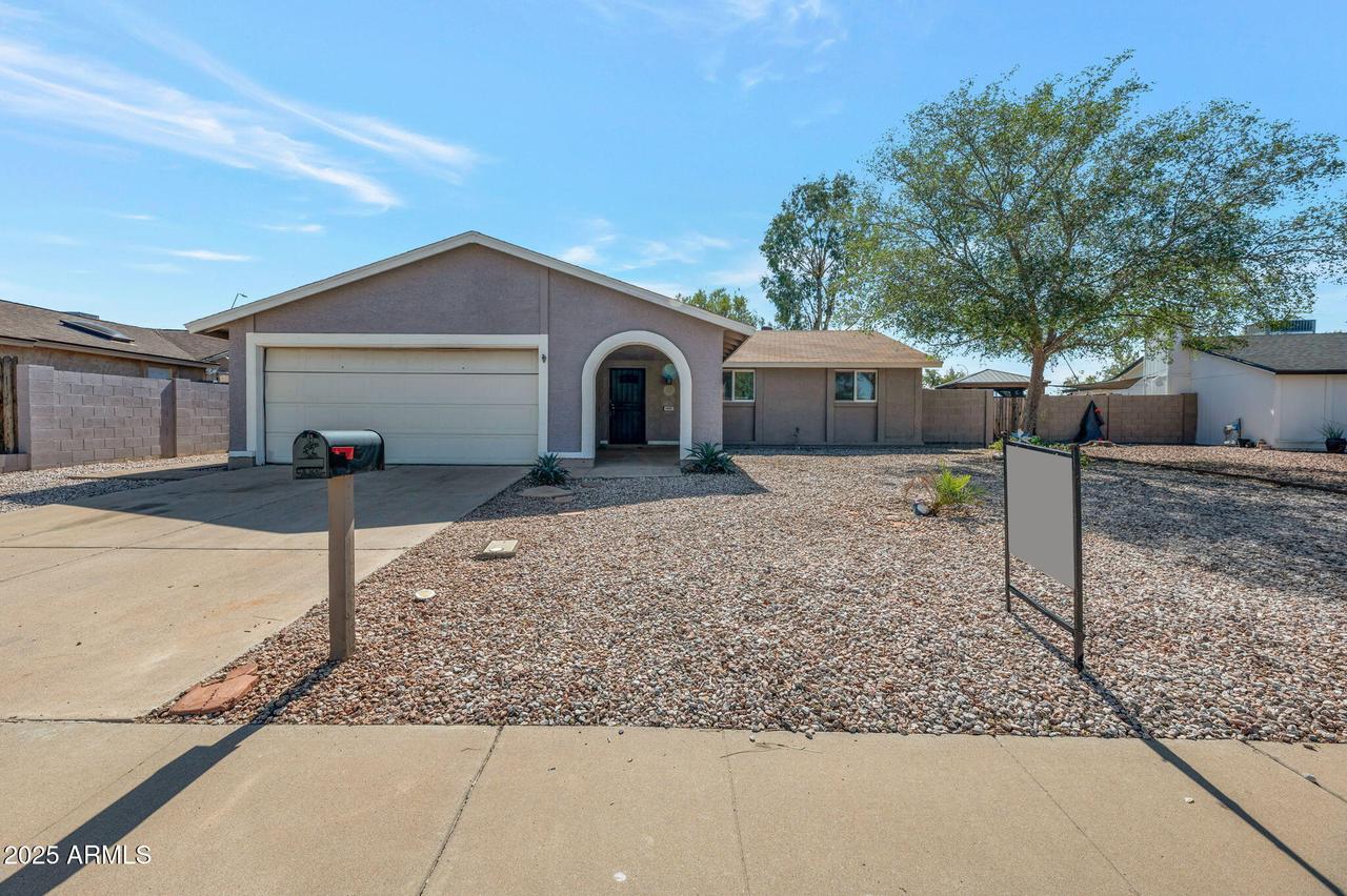 1403 W Los Arboles Pl., Chandler, AZ 85224