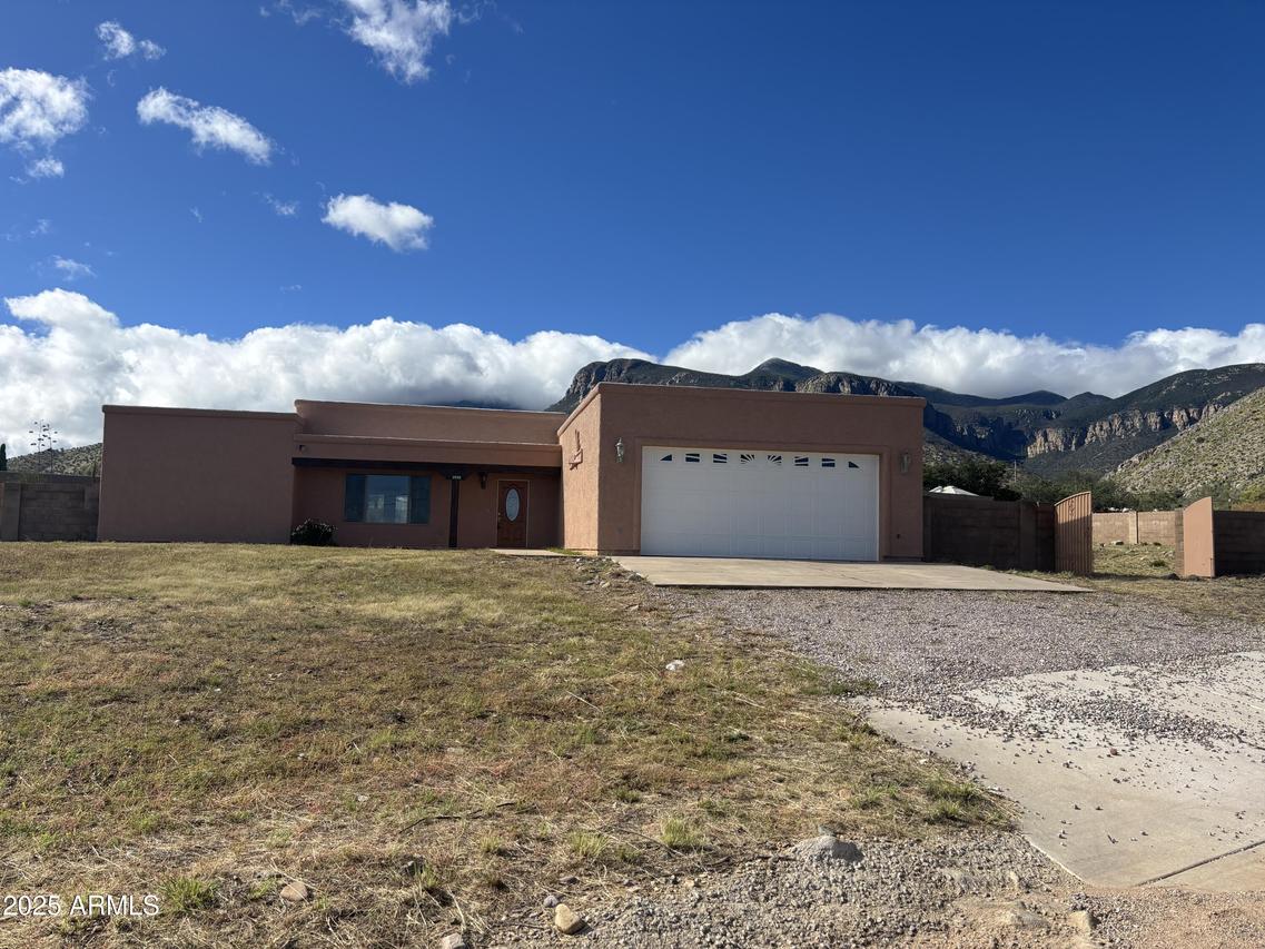 3598 E Astro St., Hereford, AZ 85615