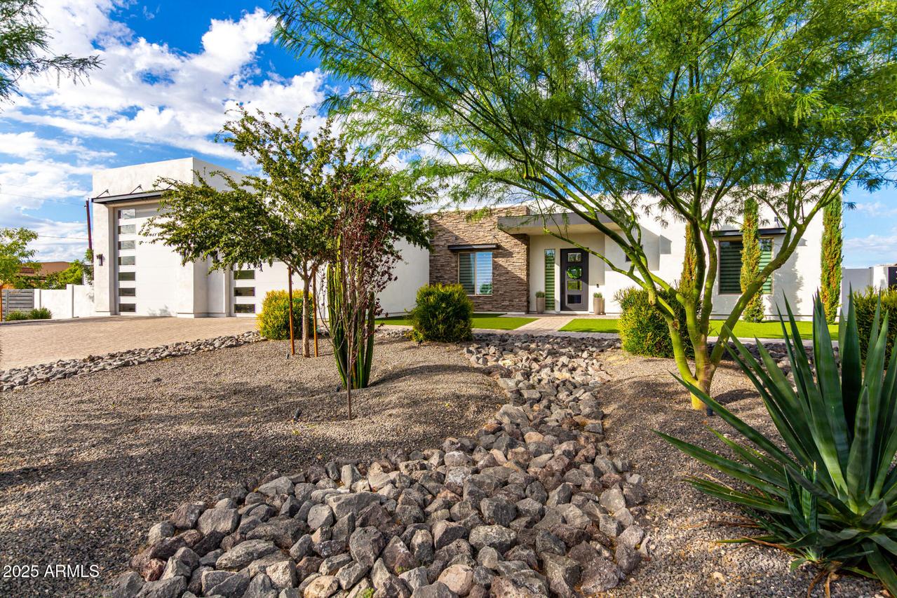 37239 N 11th Ave., Phoenix, AZ 85086