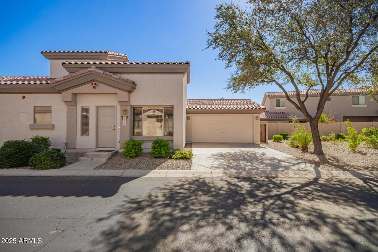 15601 N Hidden Valley Ln., Peoria, AZ 85382