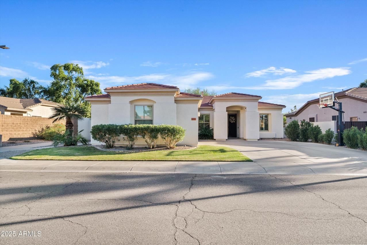 505 W Hemlock Way, Chandler, AZ 85248