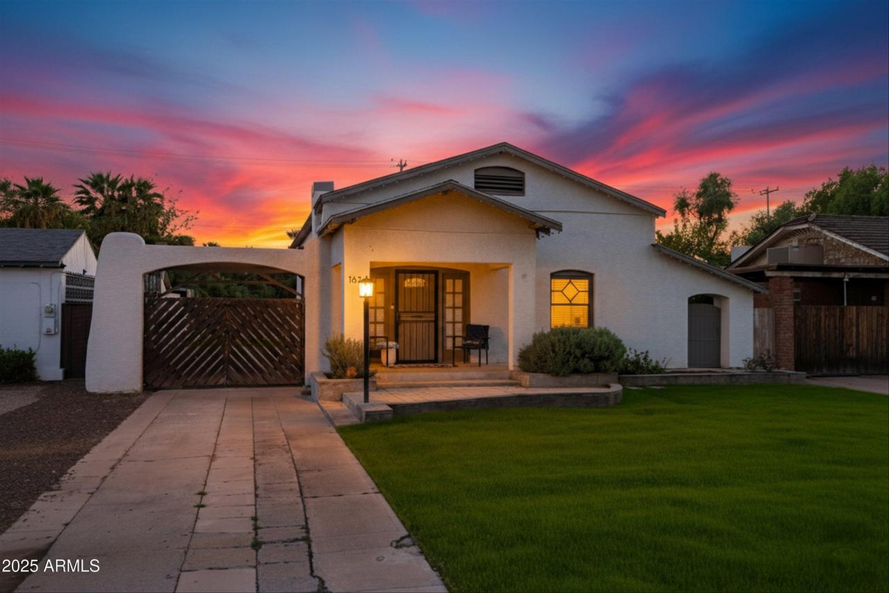 1637 E Earll Dr., Phoenix, AZ 85016