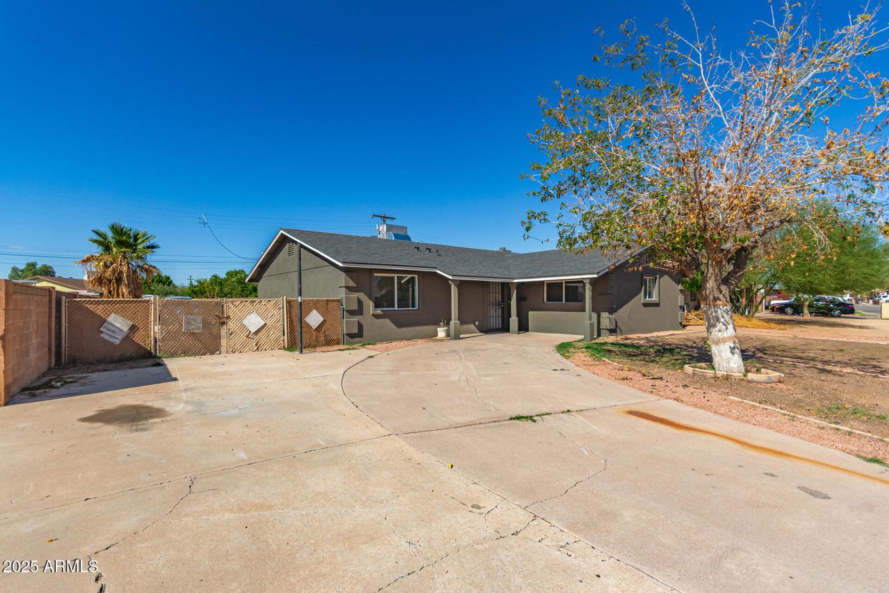 7018 W Mariposa St., Phoenix, AZ 85033