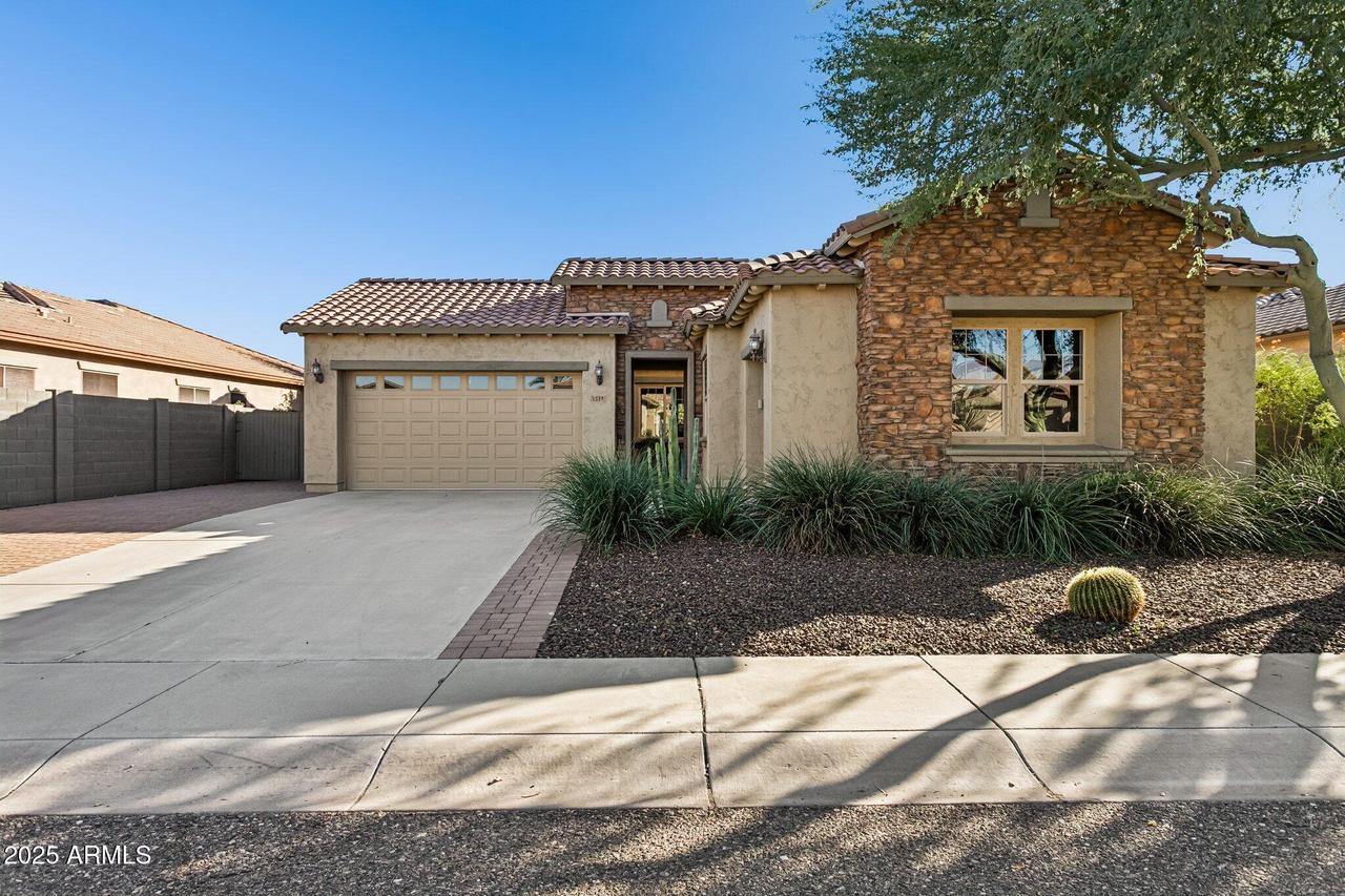 5537 W Desperado Way, Phoenix, AZ 85083