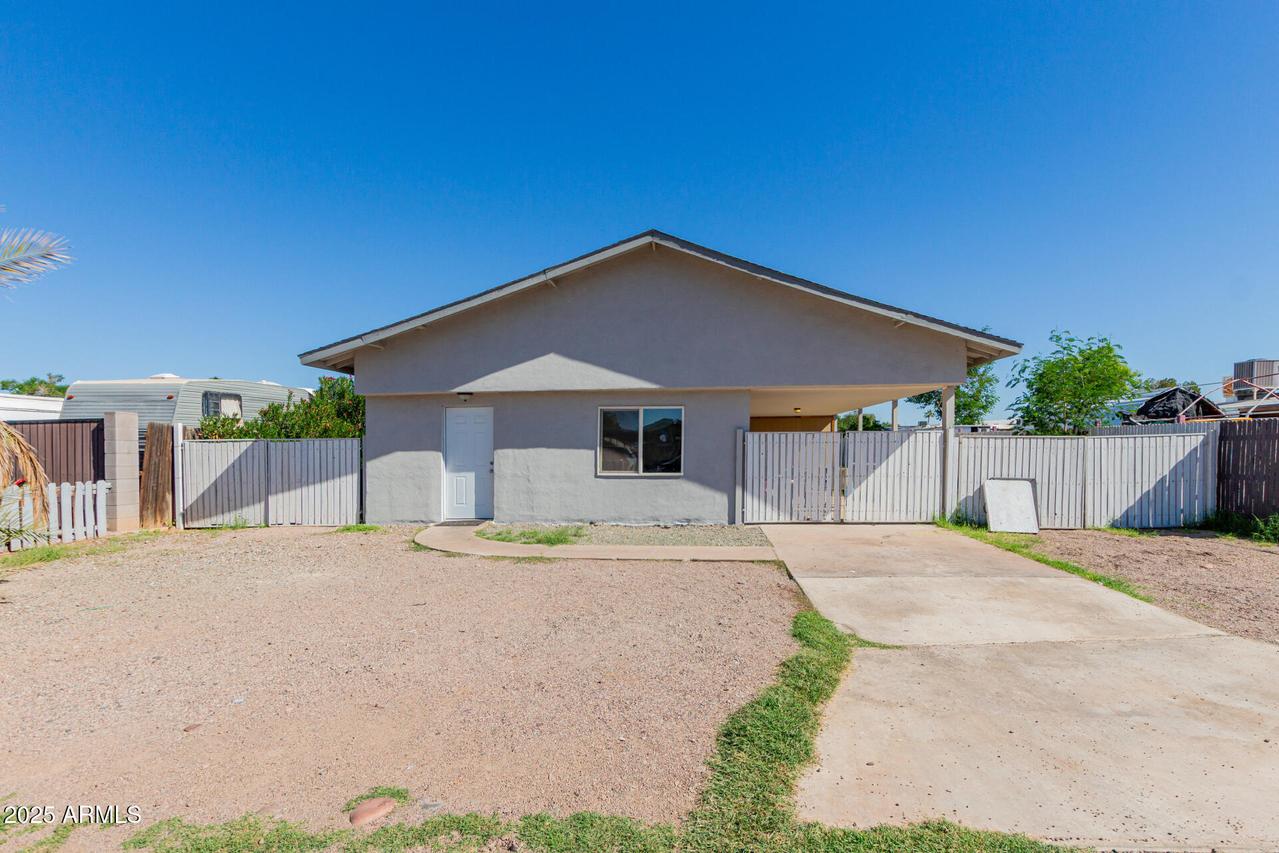 2223 N Summer St., Mesa, AZ 85203