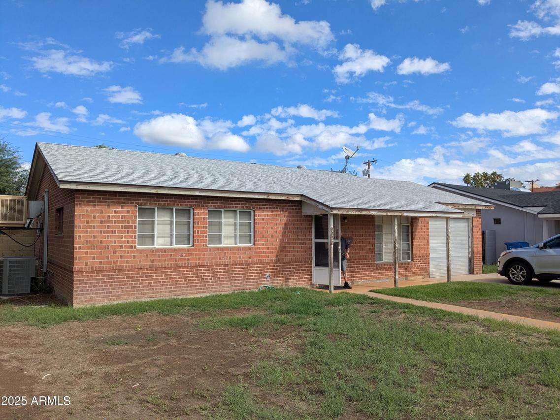 2324 E Heatherbrae Dr., Phoenix, AZ 85016