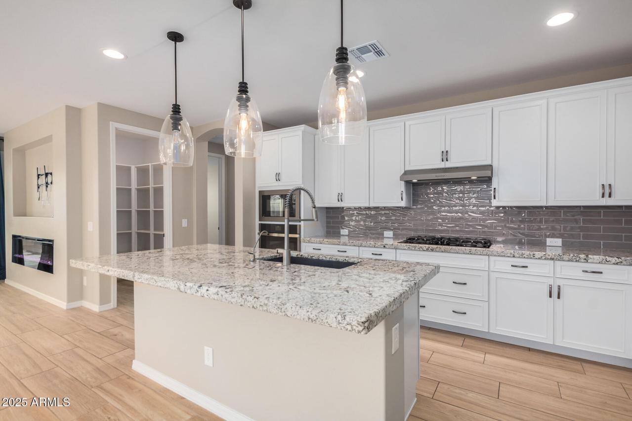 23670 N 160th Ct., Surprise, AZ 85387