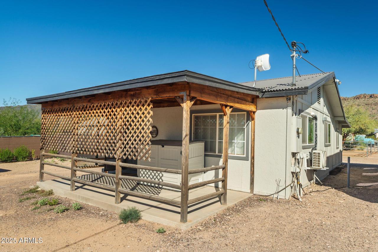 732 E Honda Bow Rd., Phoenix, AZ 85086