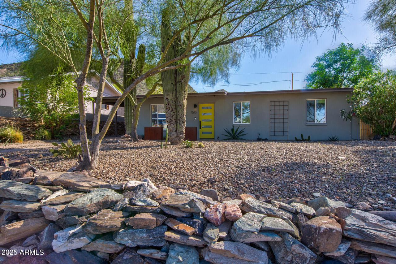 1515 E Sunnyslope Ln., Phoenix, AZ 85020