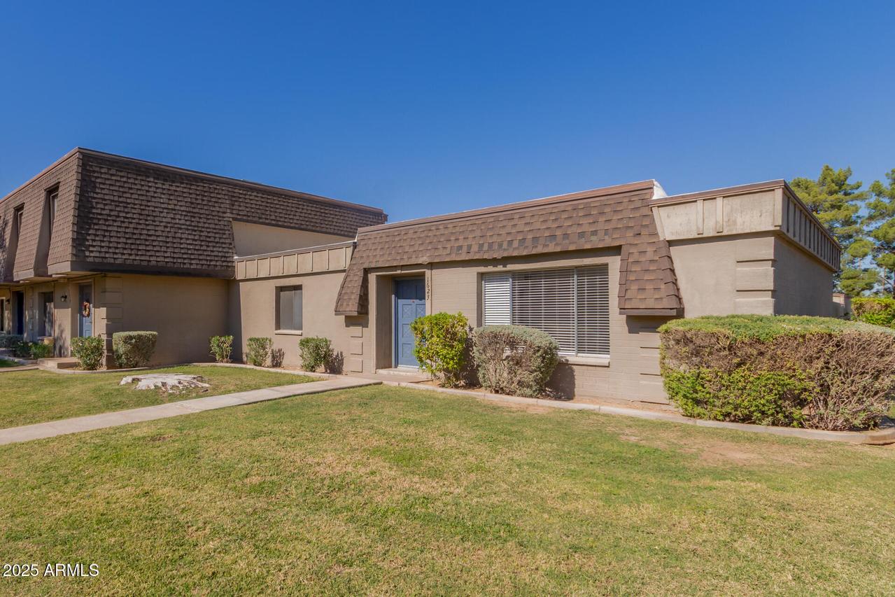 1623 E Baker Dr., Tempe, AZ 85282