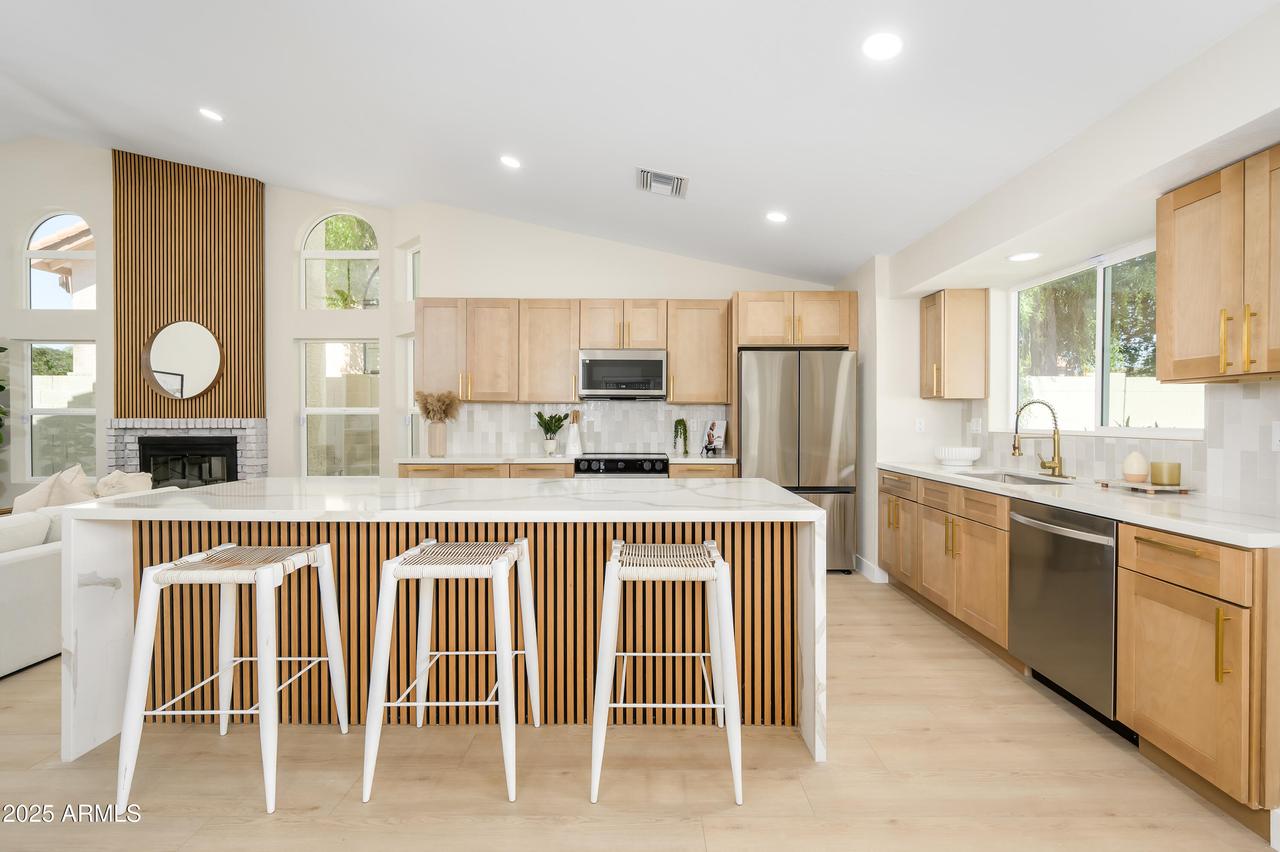 1942 E Calle De Caballos Rd., Tempe, AZ 85284