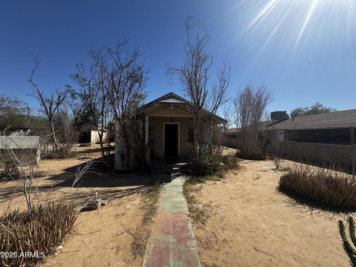 607 S 1st St., Avondale, AZ 85323
