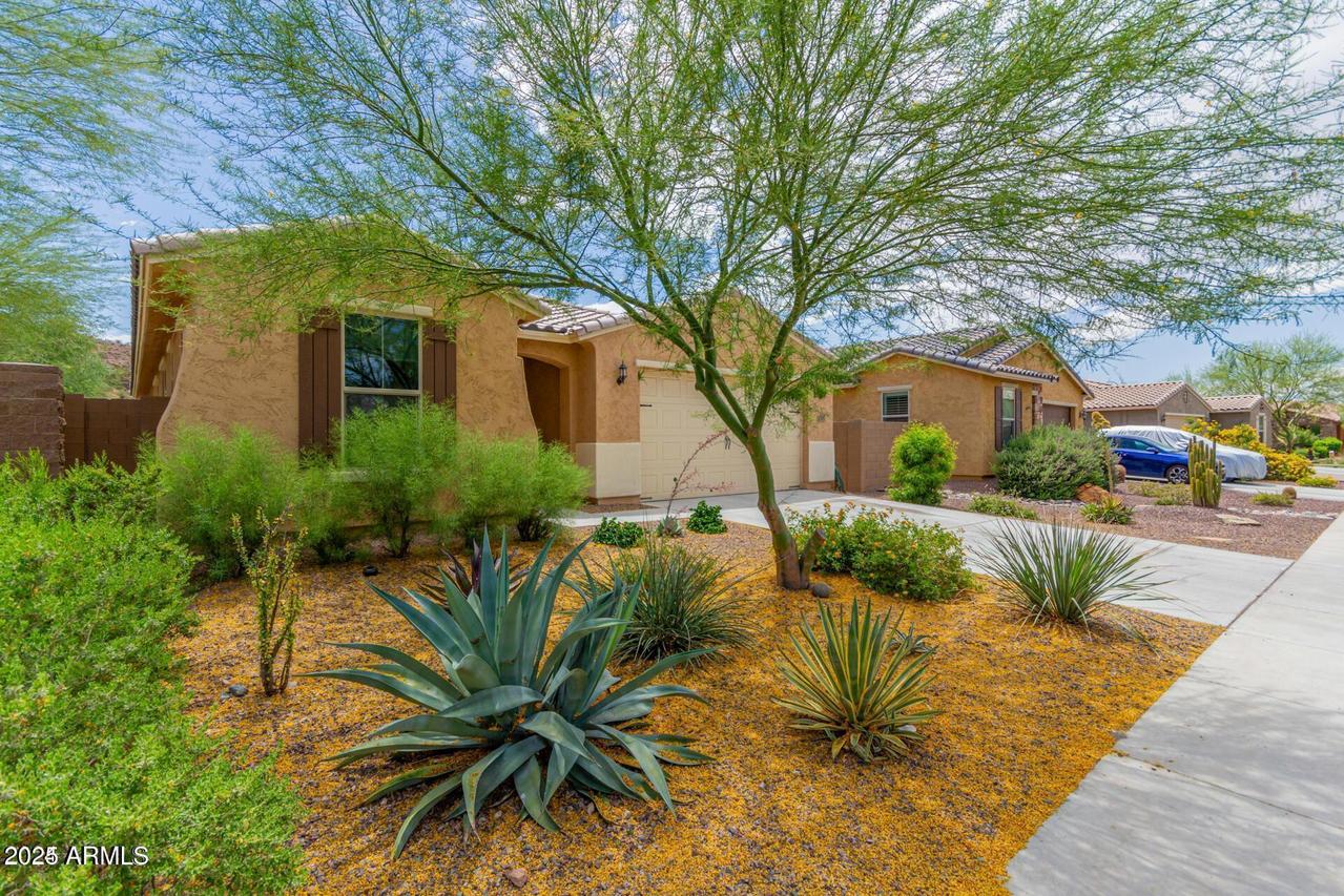 10437 W Redbird Rd., Peoria, AZ 85383