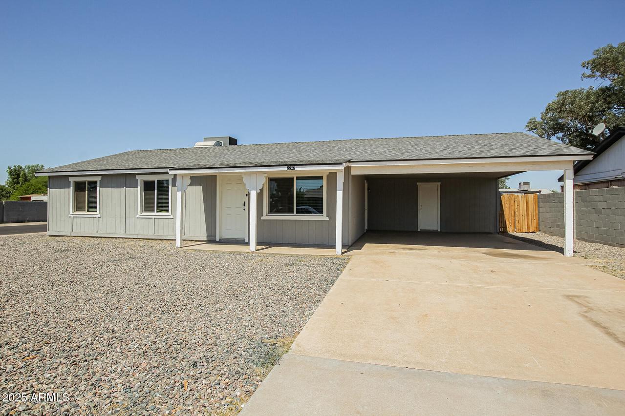 2202 N 73rd Ave., Phoenix, AZ 85035