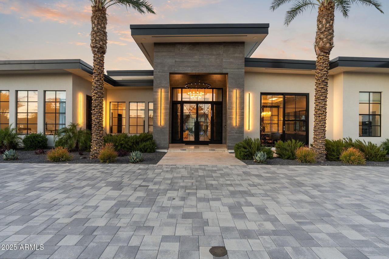 6324 E Cochise Rd., Paradise Valley, AZ 85253