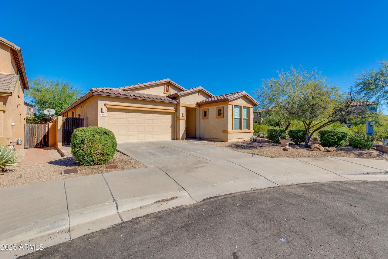 2204 W Via Caballo Blanco, Phoenix, AZ 85085