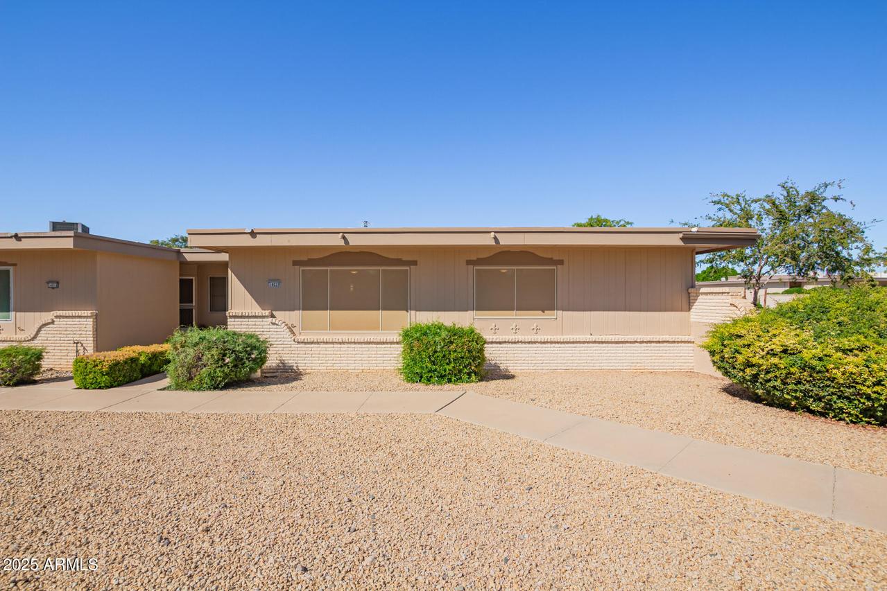 14020 N Palm Ridge Dr., Sun City, AZ 85351