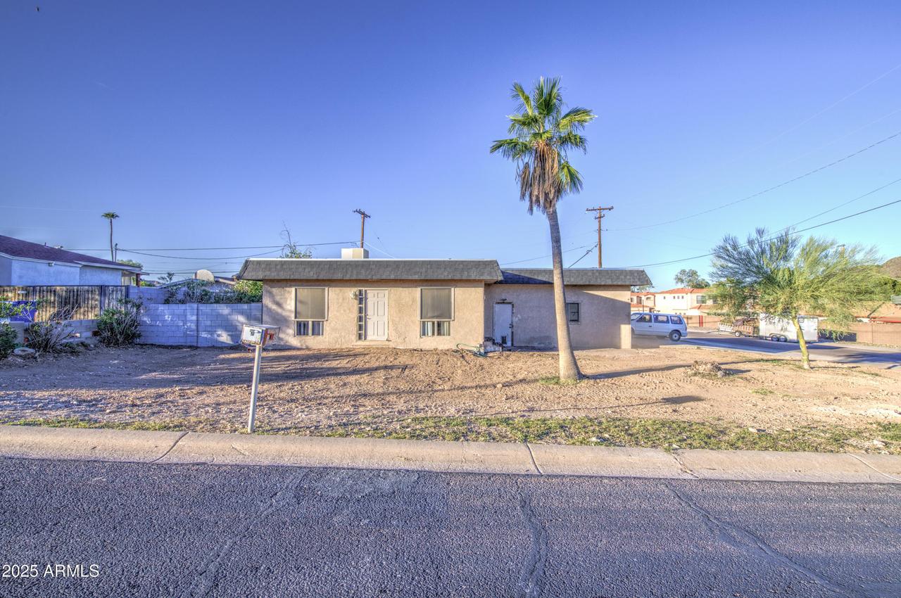 1950 E Avenida Del Oro, Phoenix, AZ 85022