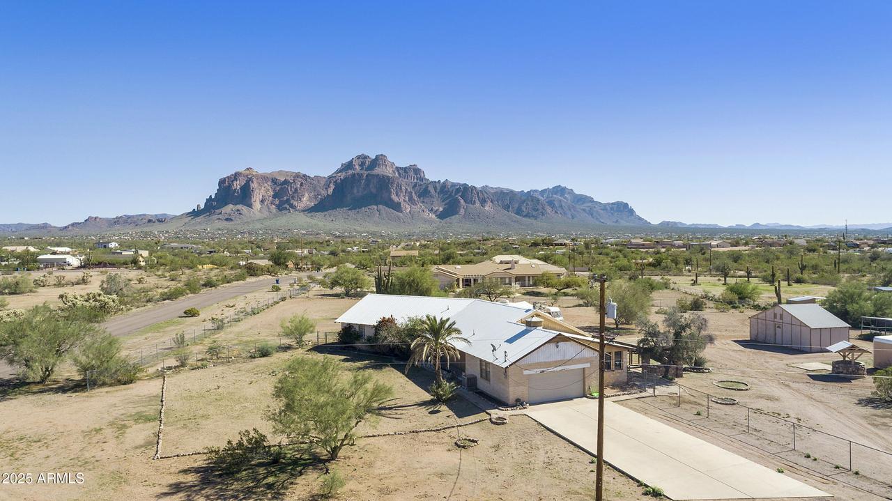 2225 E Foothill St., Apache Junction, AZ 85119