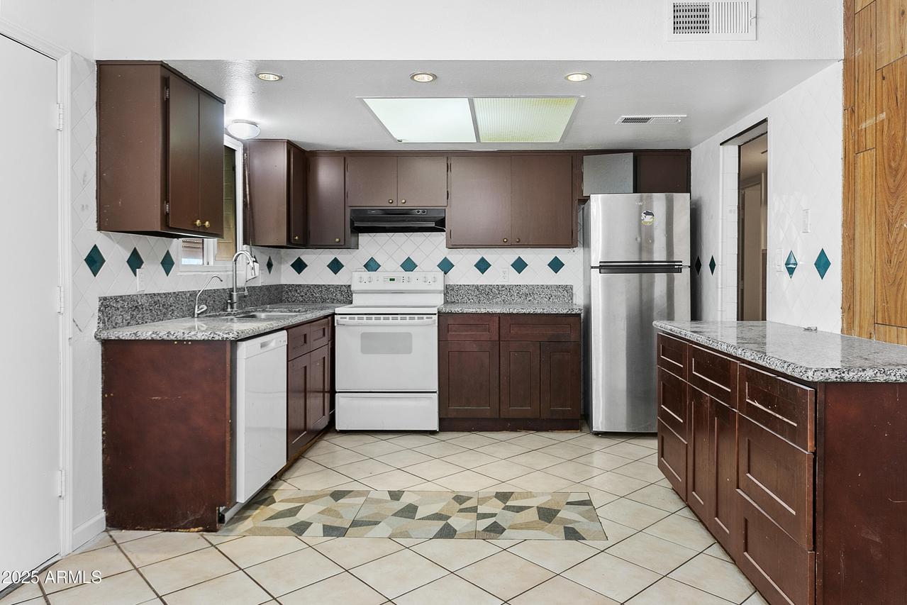 3605 S Cutler Dr., Tempe, AZ 85282