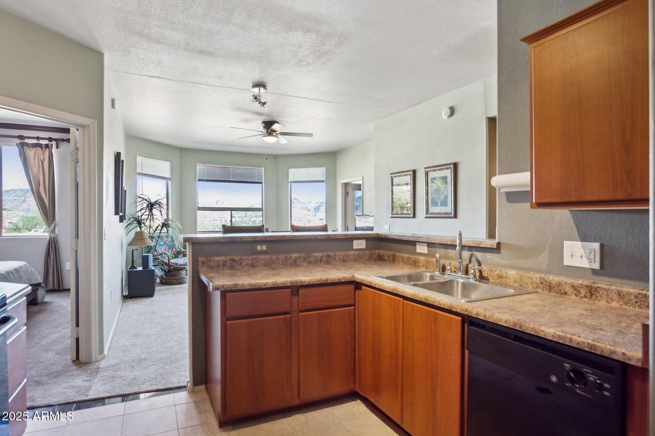 9820 N Central Ave. #317, Phoenix, AZ 85020