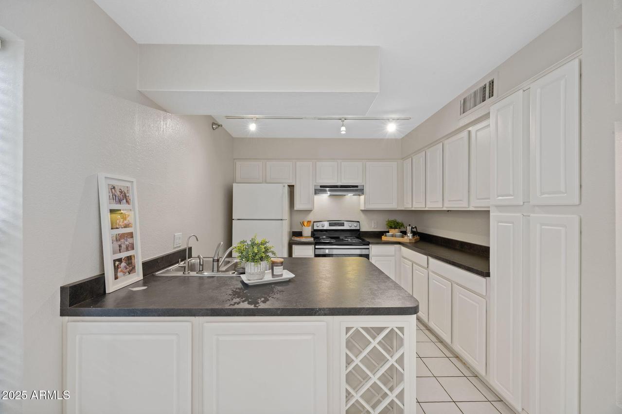 8020 E Thomas Rd. #112, Scottsdale, AZ 85251