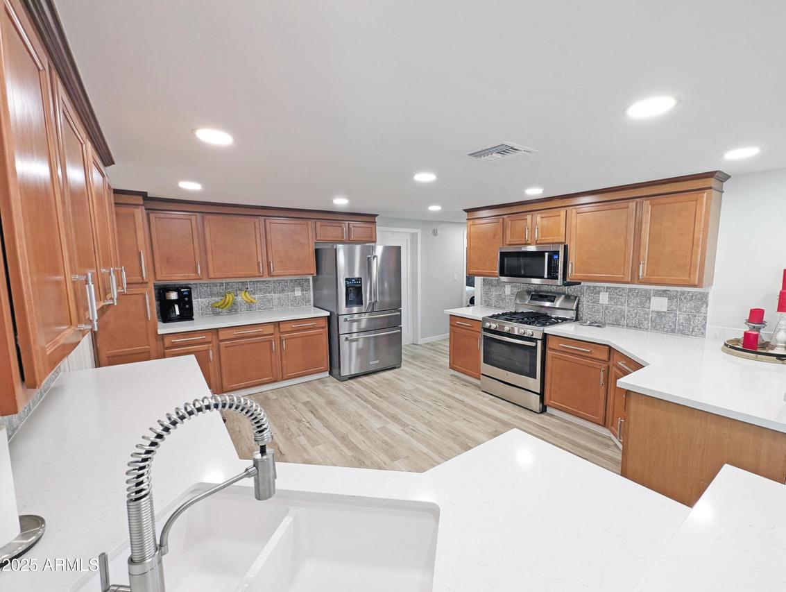 19617 N 27th St., Phoenix, AZ 85050